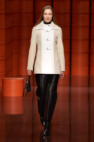 Look 11